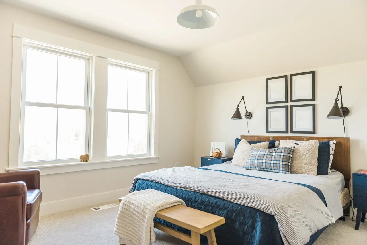 The Riverview - Bedroom