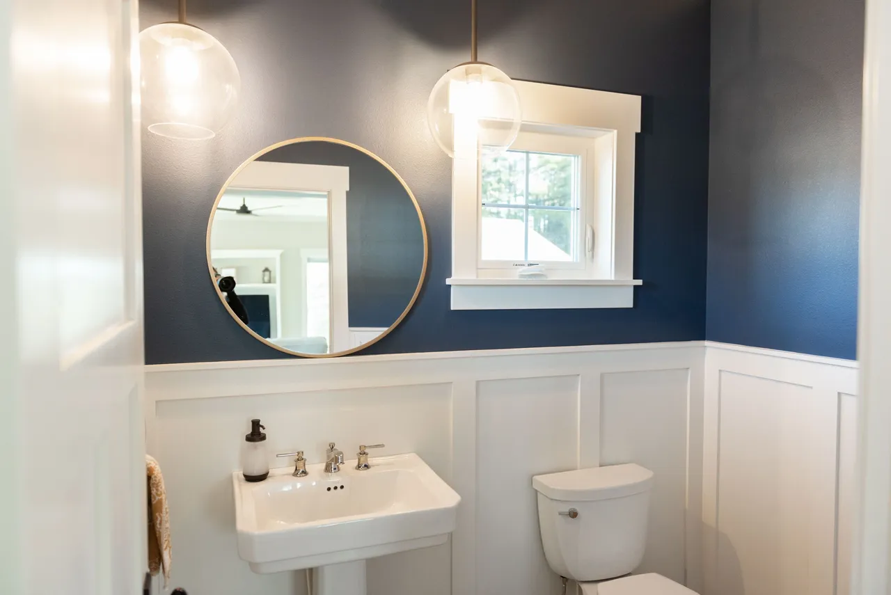 The Roanoke - Bathroom