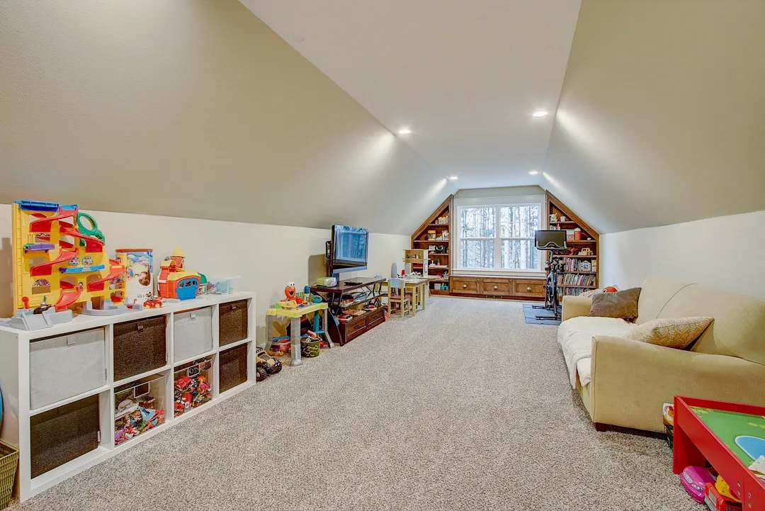 The Mapleton - Play Room