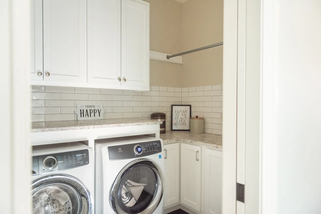 The Seymour - Laundry Room