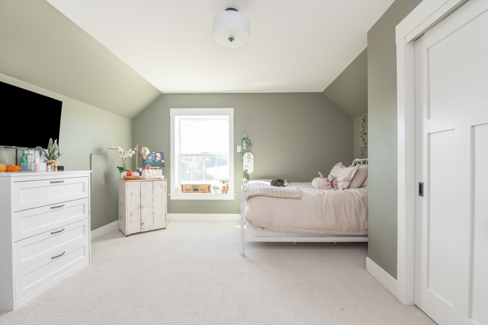 The Pleasant Hill Bedroom